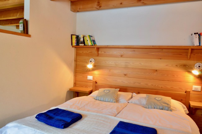 Zona notte con letto matrimoniale