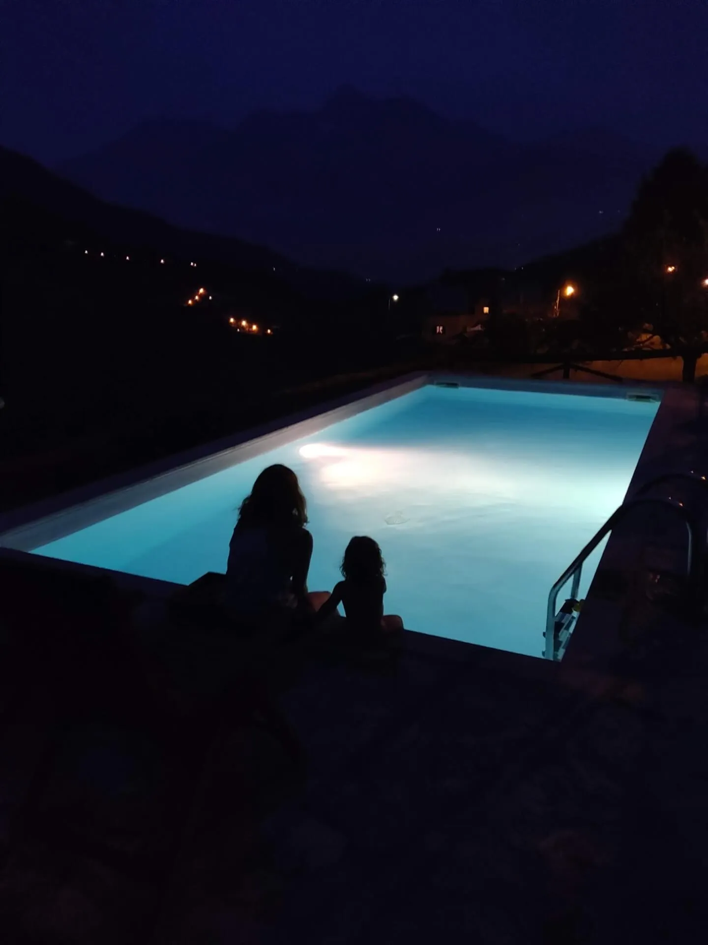 piscina notturna