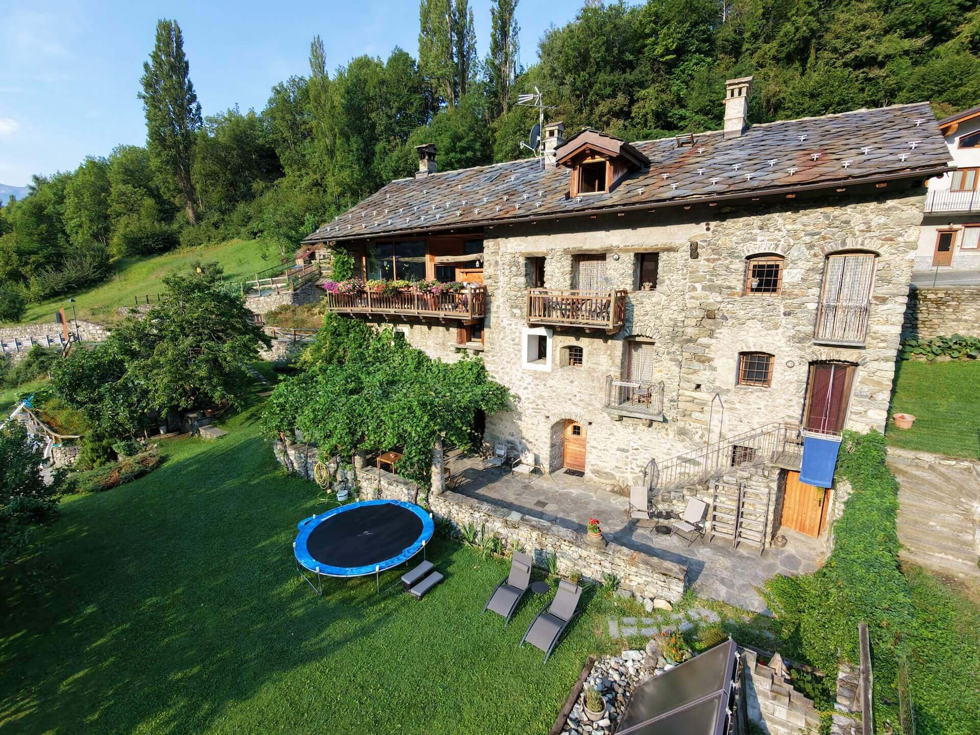 La Fattoria di Roven panoramica in estate